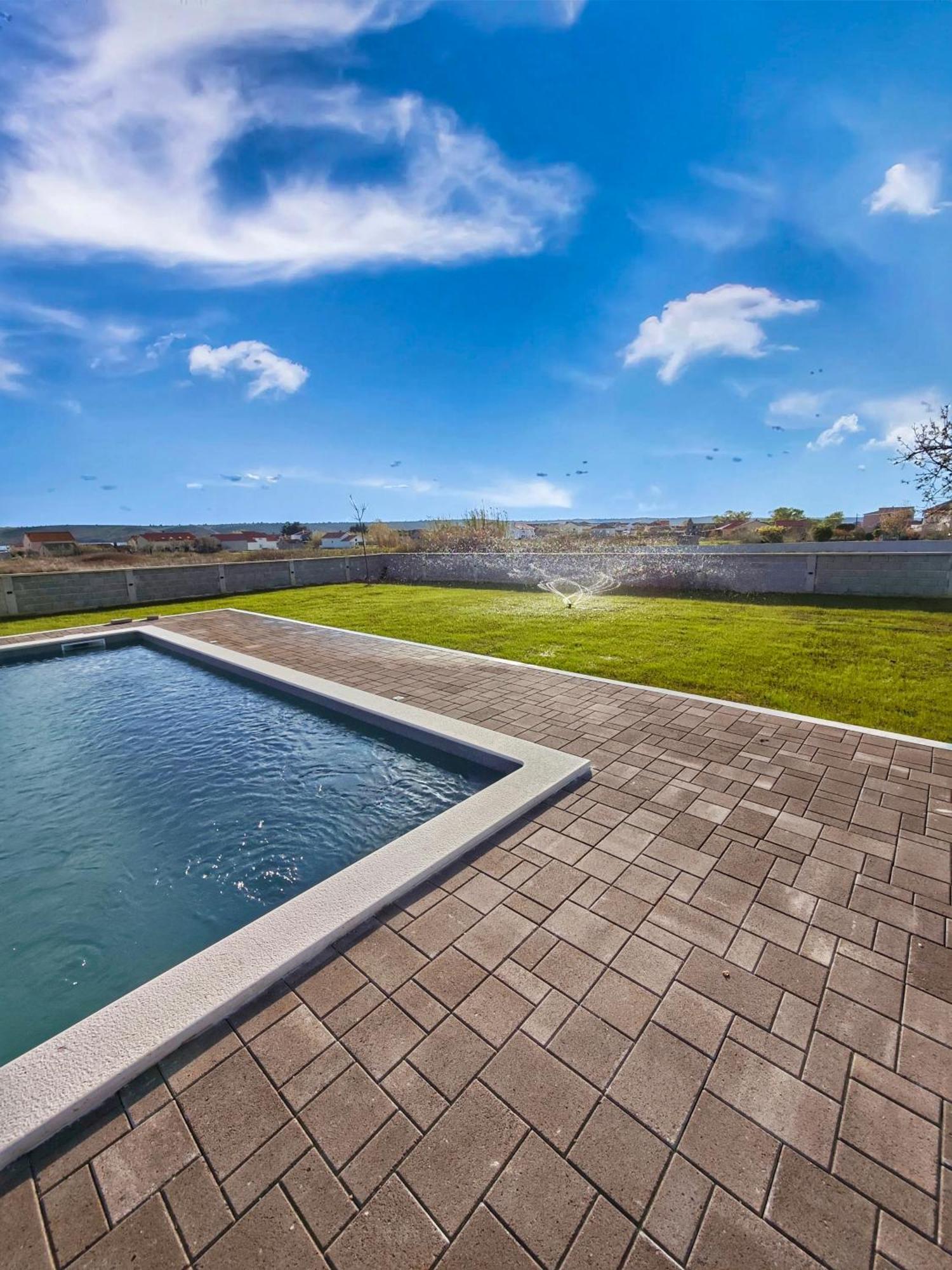 House Rose With Garden And Pool Villa Ljubač Екстериор снимка