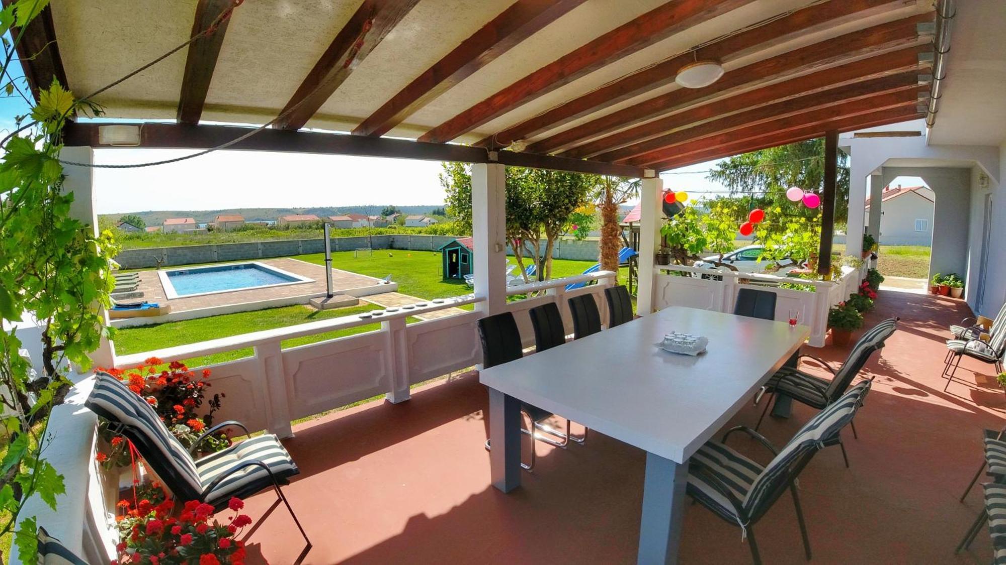 House Rose With Garden And Pool Villa Ljubač Екстериор снимка
